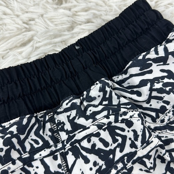 Lululemon Tracker Shorts - Picture 5 of 6